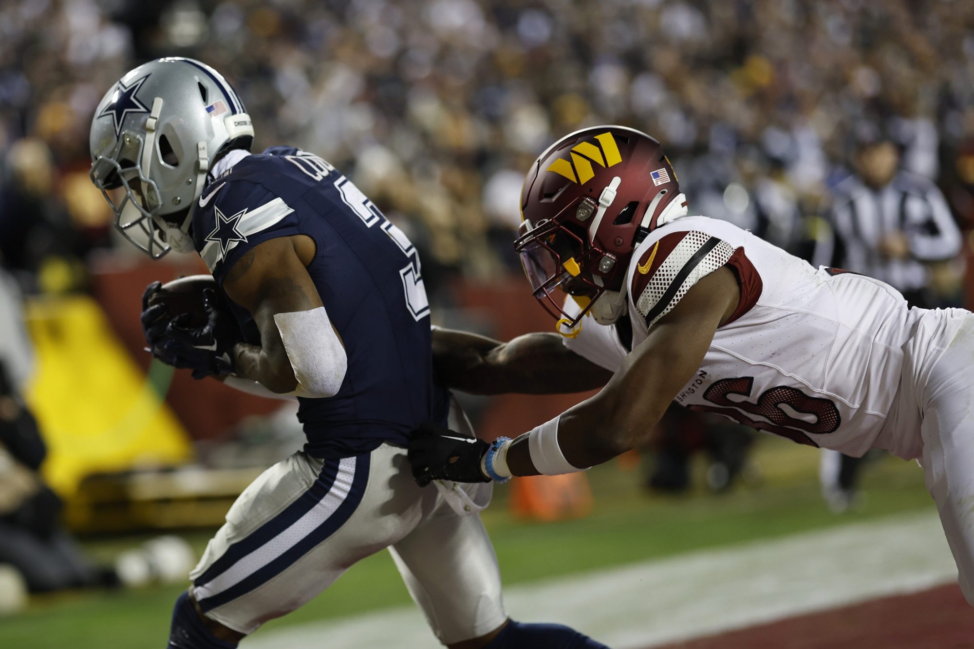 Las Vegas Raiders sign hometown hero to practice squad Las Vegas Raiders Kyu Blu Kelly